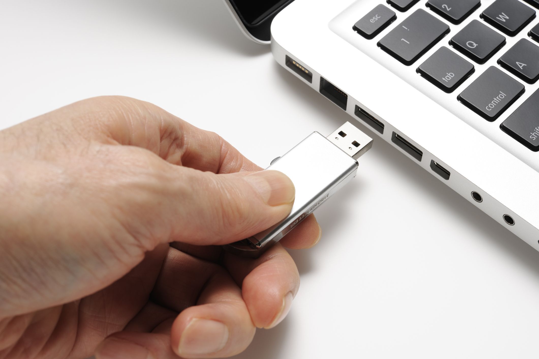 format a thumb drive for mac and windows